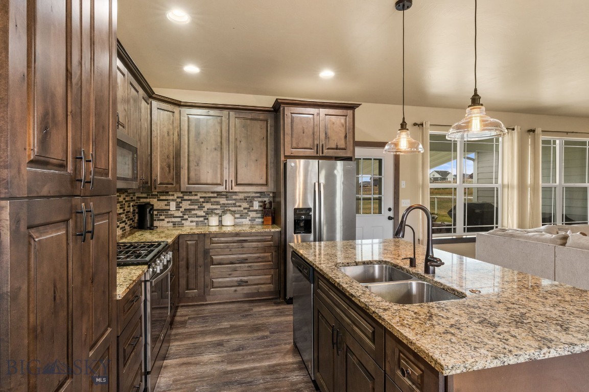 15 Feather Meadow Place