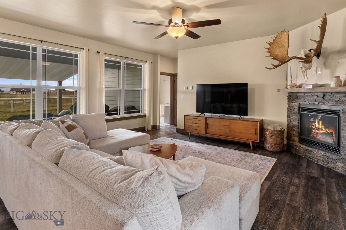 15 Feather Meadow Place