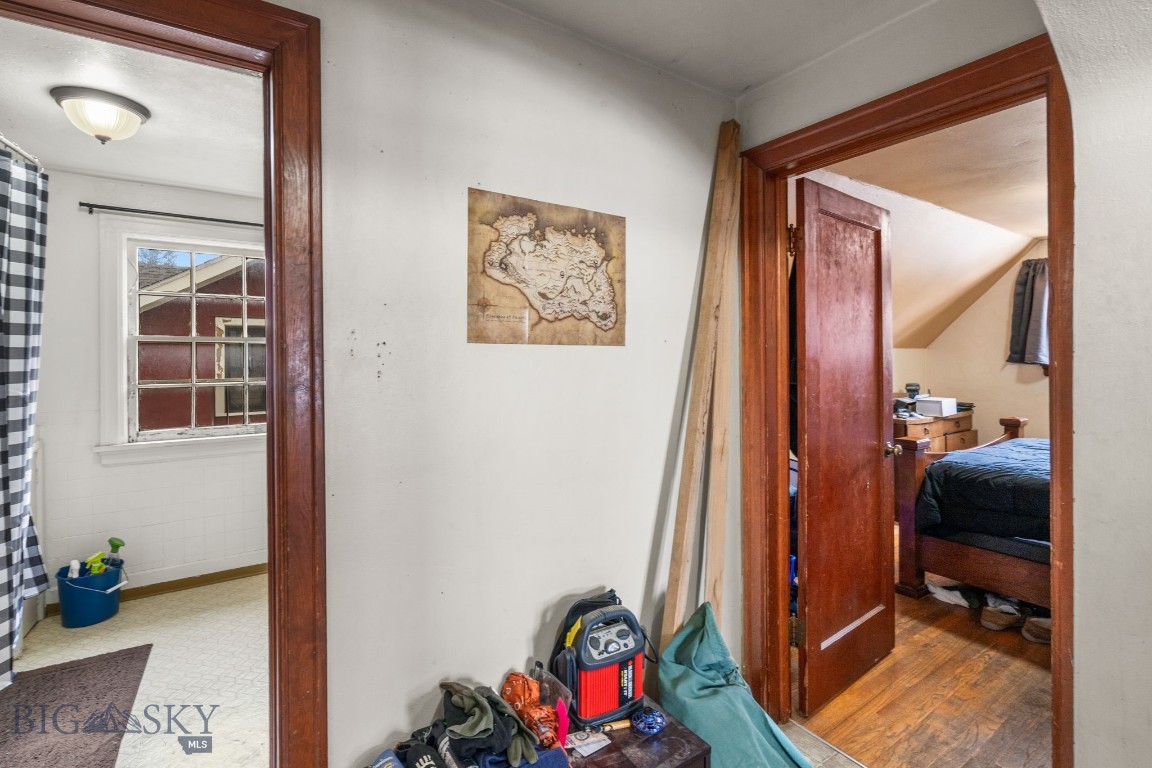 706 S 6th Avenue