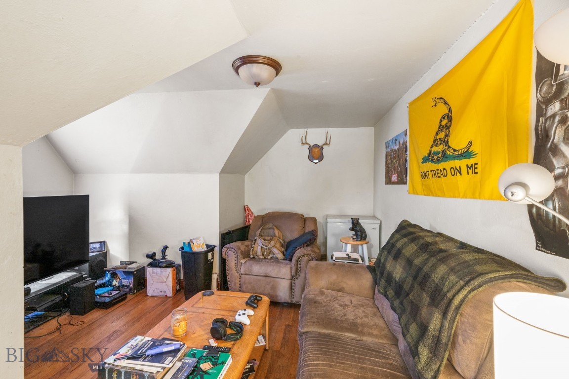 706 S 6th Avenue