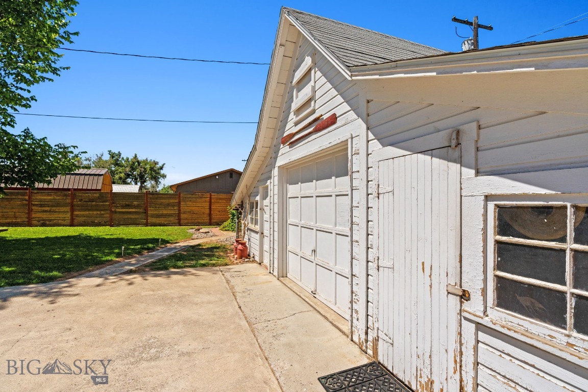 220 S 4th Street
