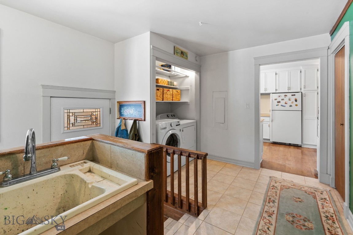 220 S 4th Street