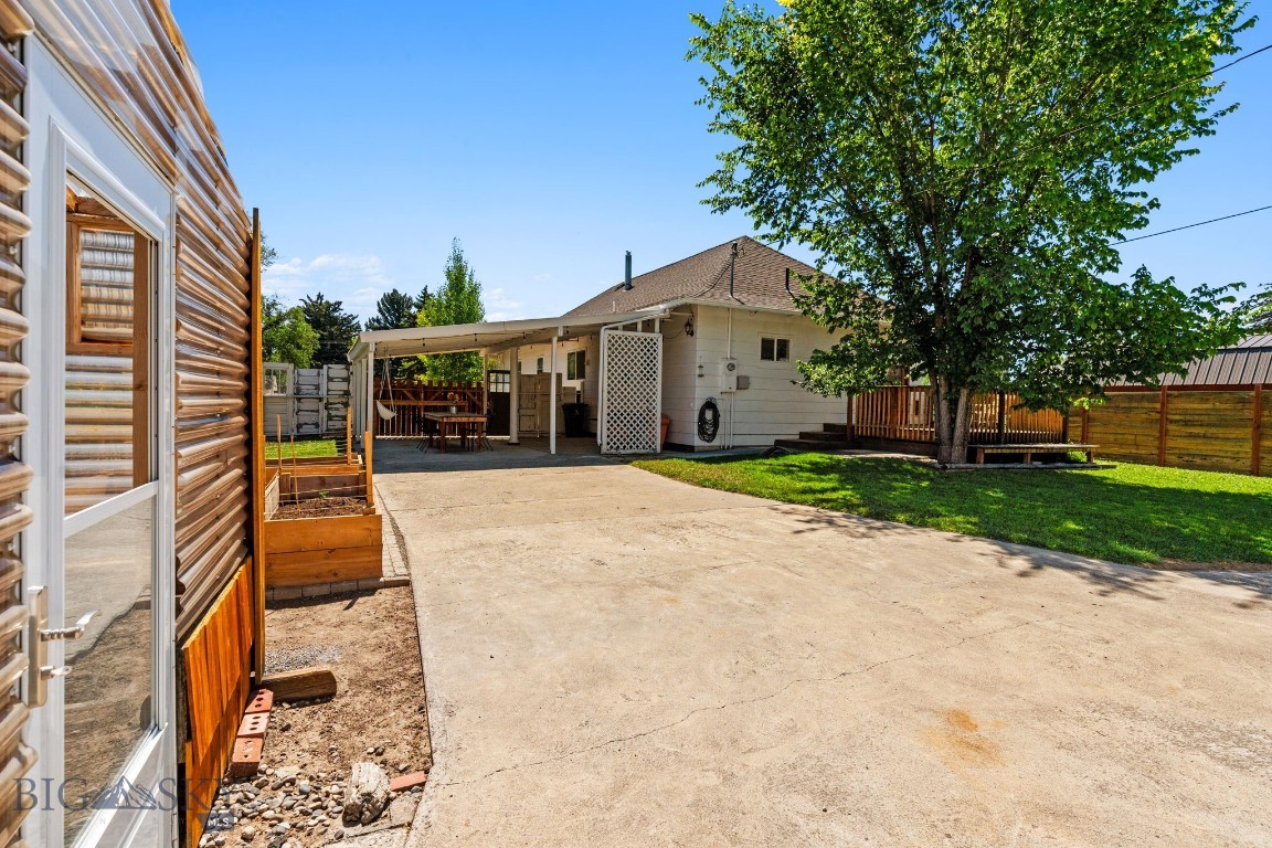 220 S 4th Street