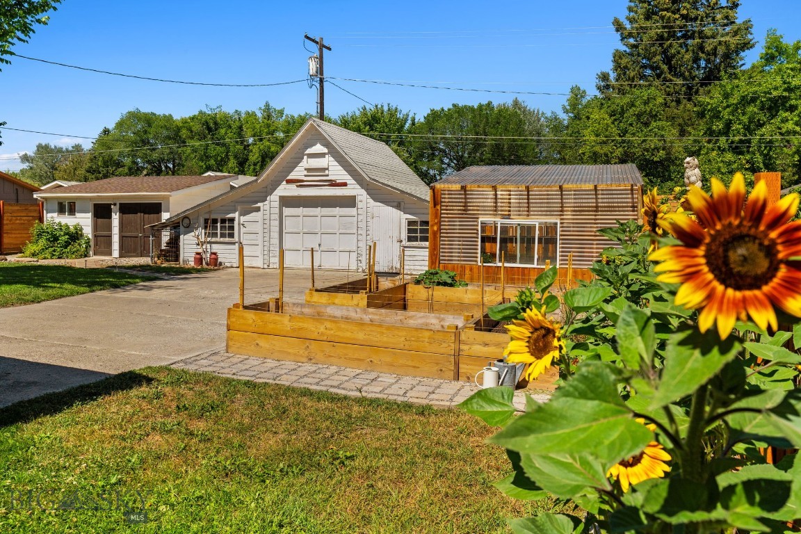 220 S 4th Street