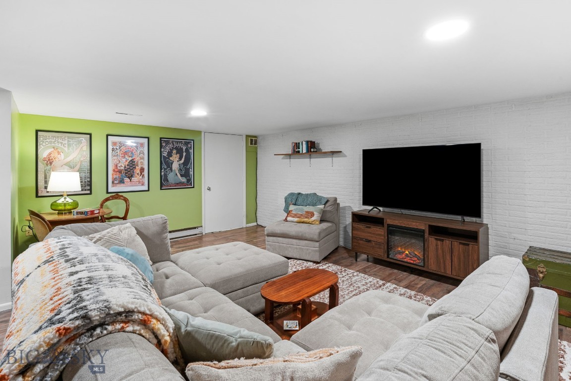 220 S 4th Street