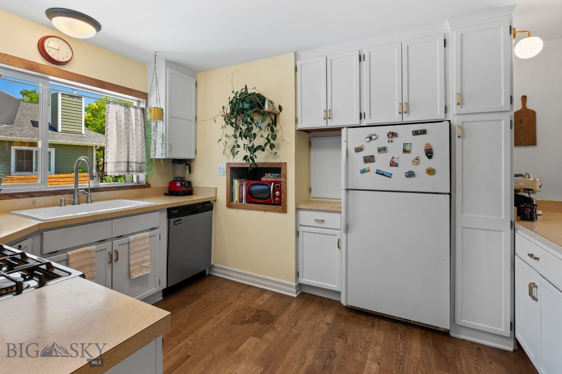 220 S 4th Street