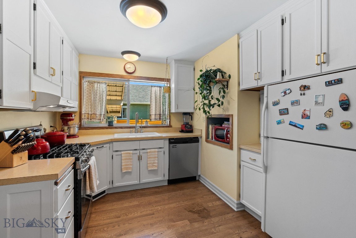 220 S 4th Street
