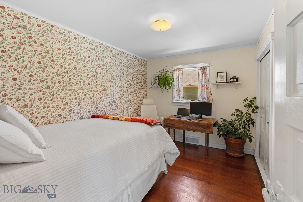 220 S 4th Street