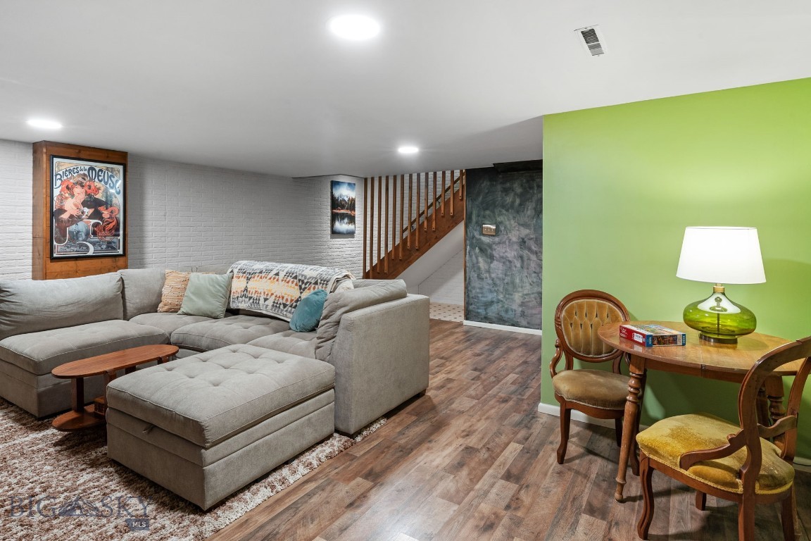 220 S 4th Street