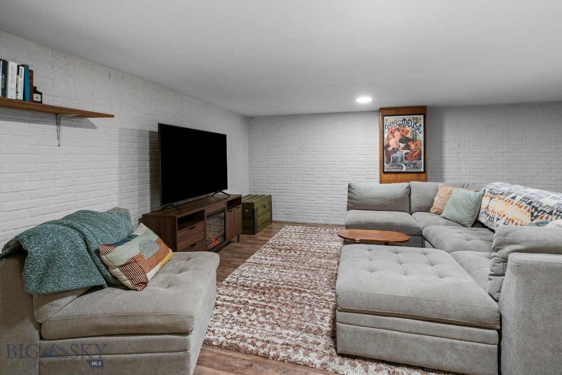 220 S 4th Street