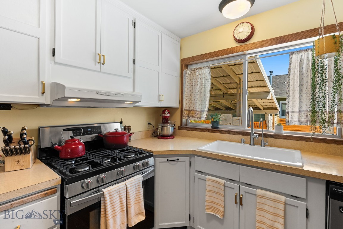 220 S 4th Street