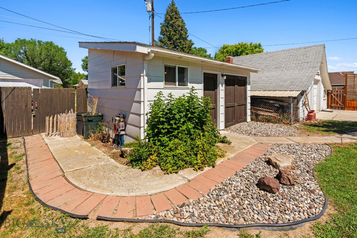 220 S 4th Street