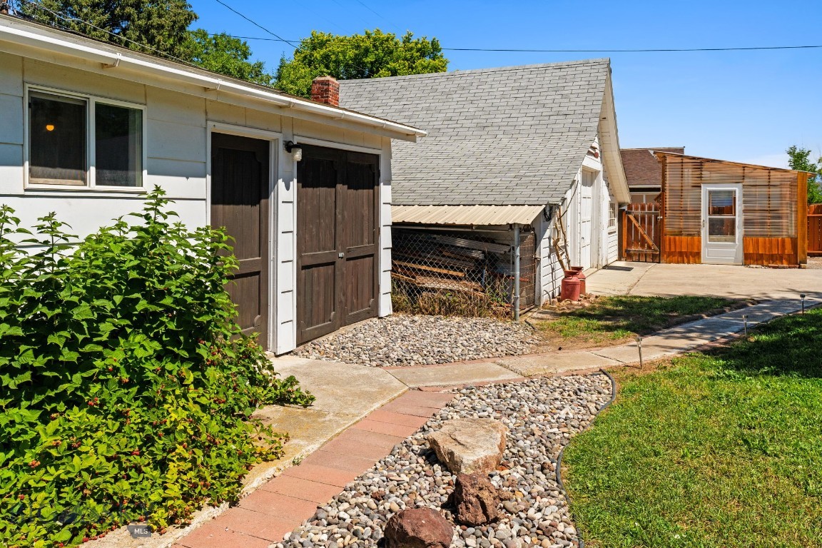 220 S 4th Street