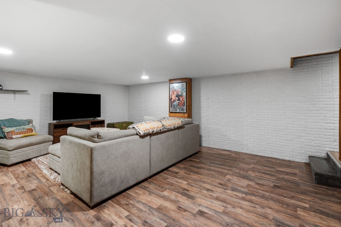 220 S 4th Street