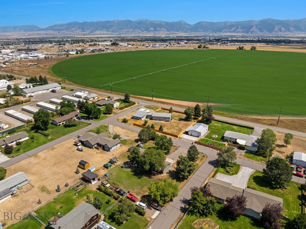 6045 Saddle Peak Way