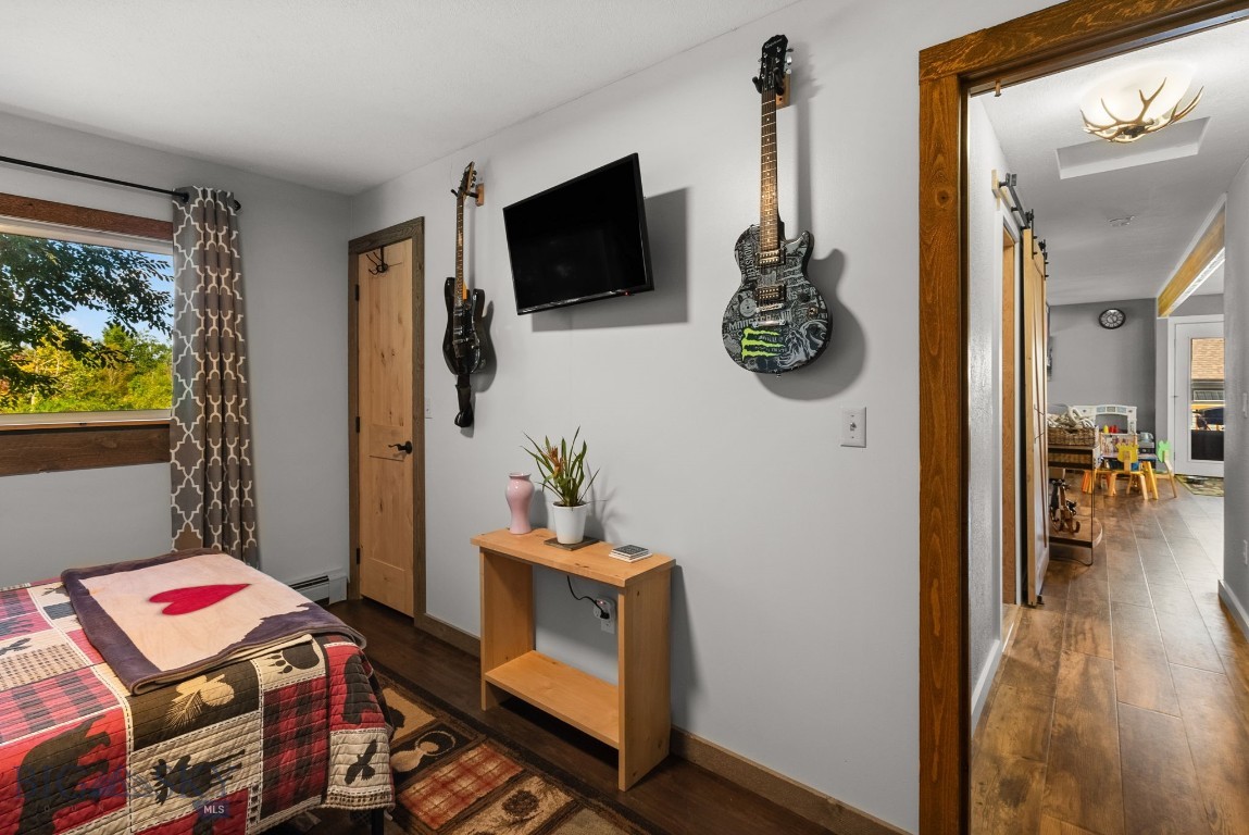 6045 Saddle Peak Way