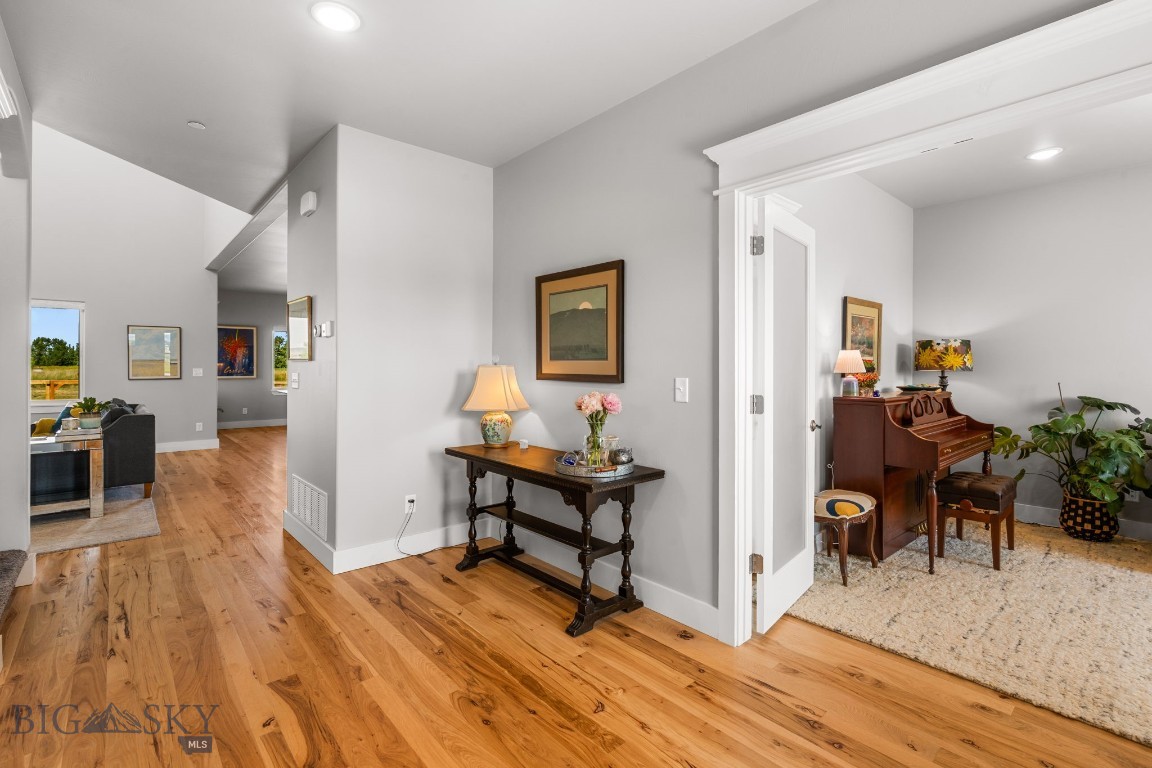 85 Riparian Way