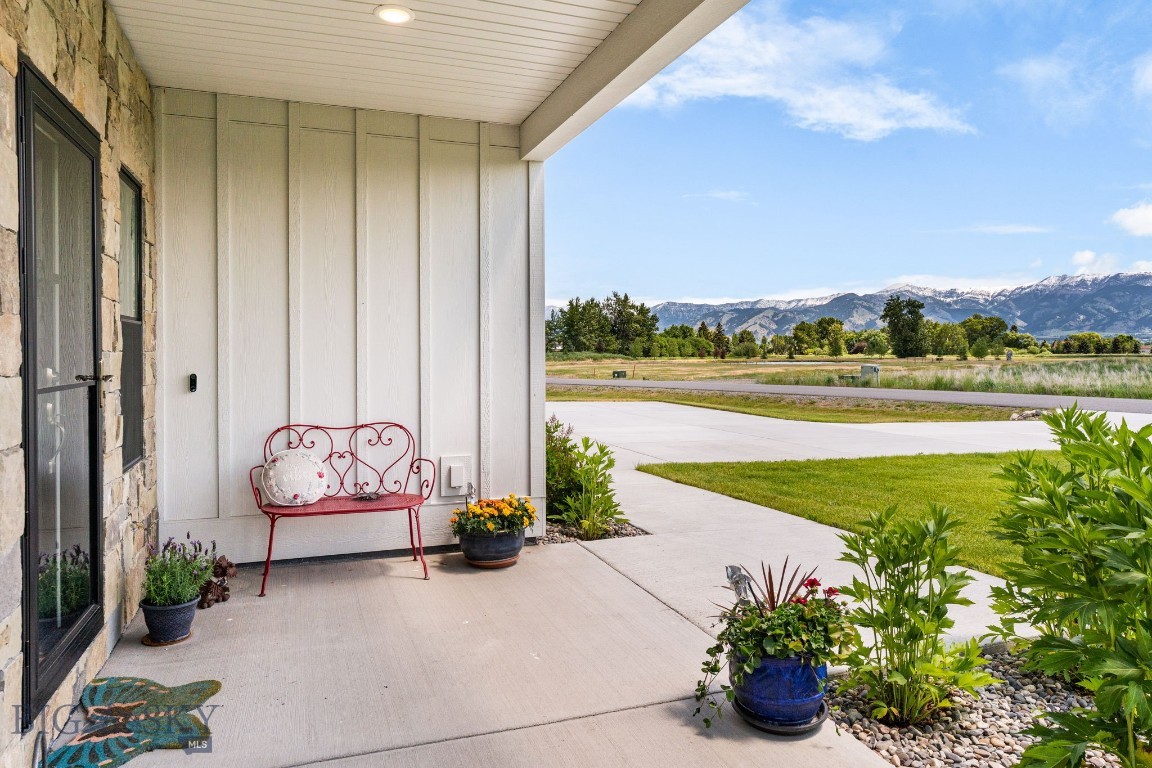85 Riparian Way