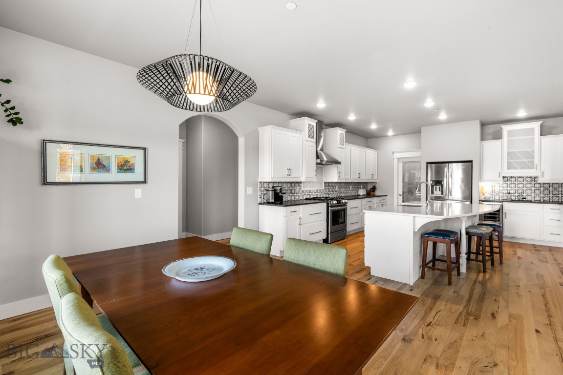 85 Riparian Way