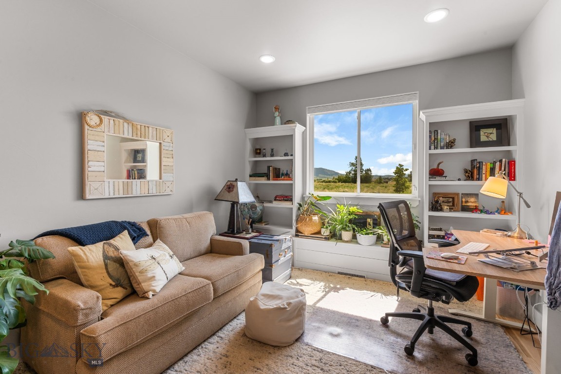 85 Riparian Way