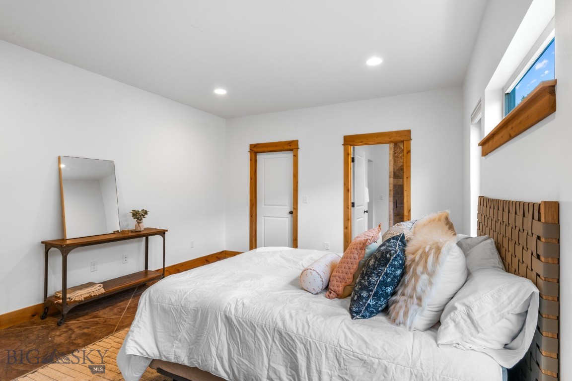 2464 Ferguson Avenue