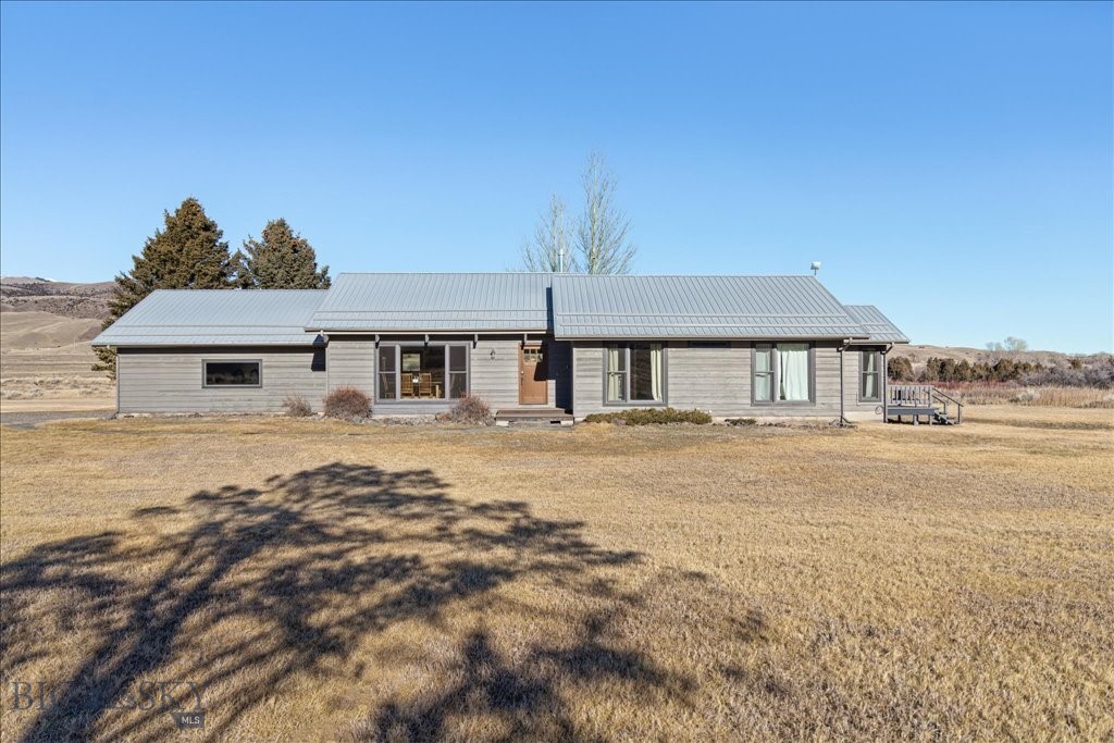 573 E River Rd