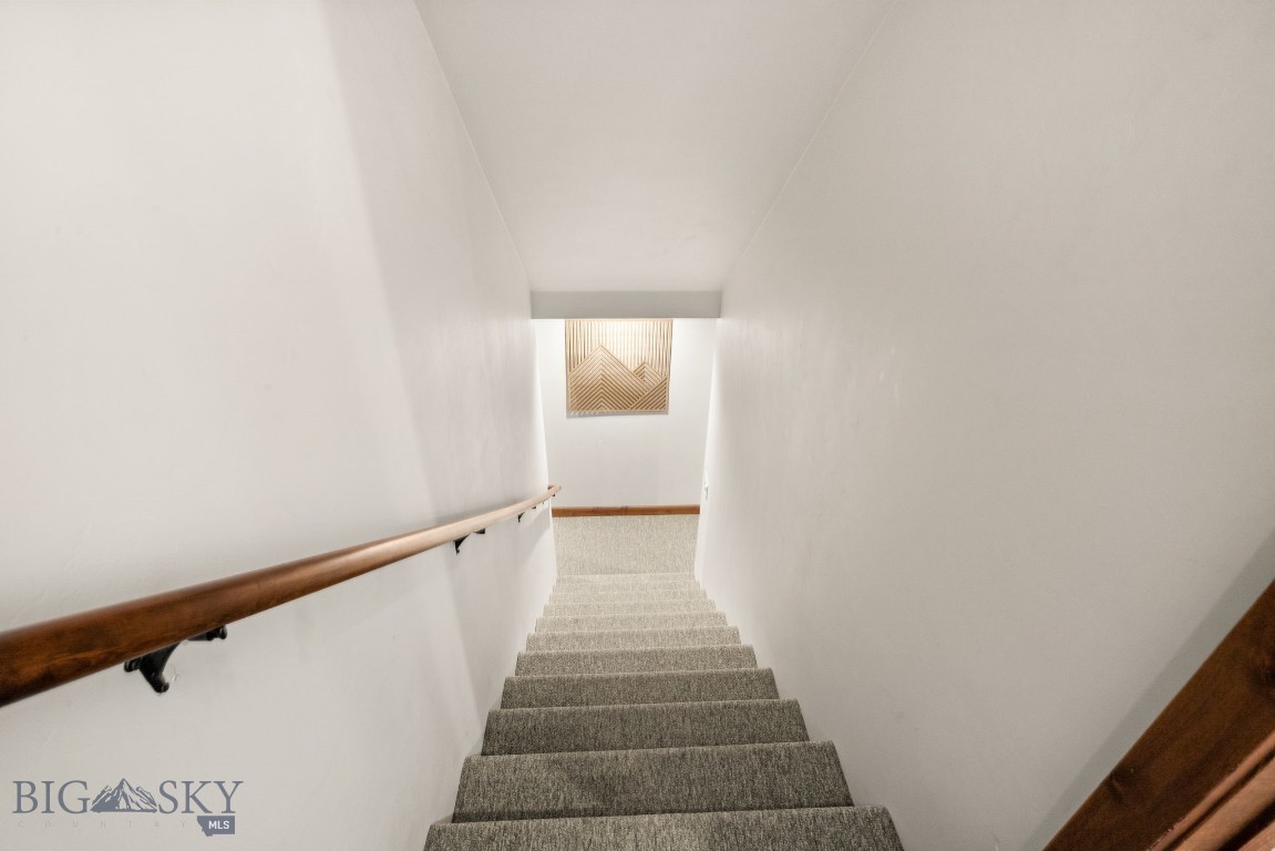 67 Upper Rainbow Road