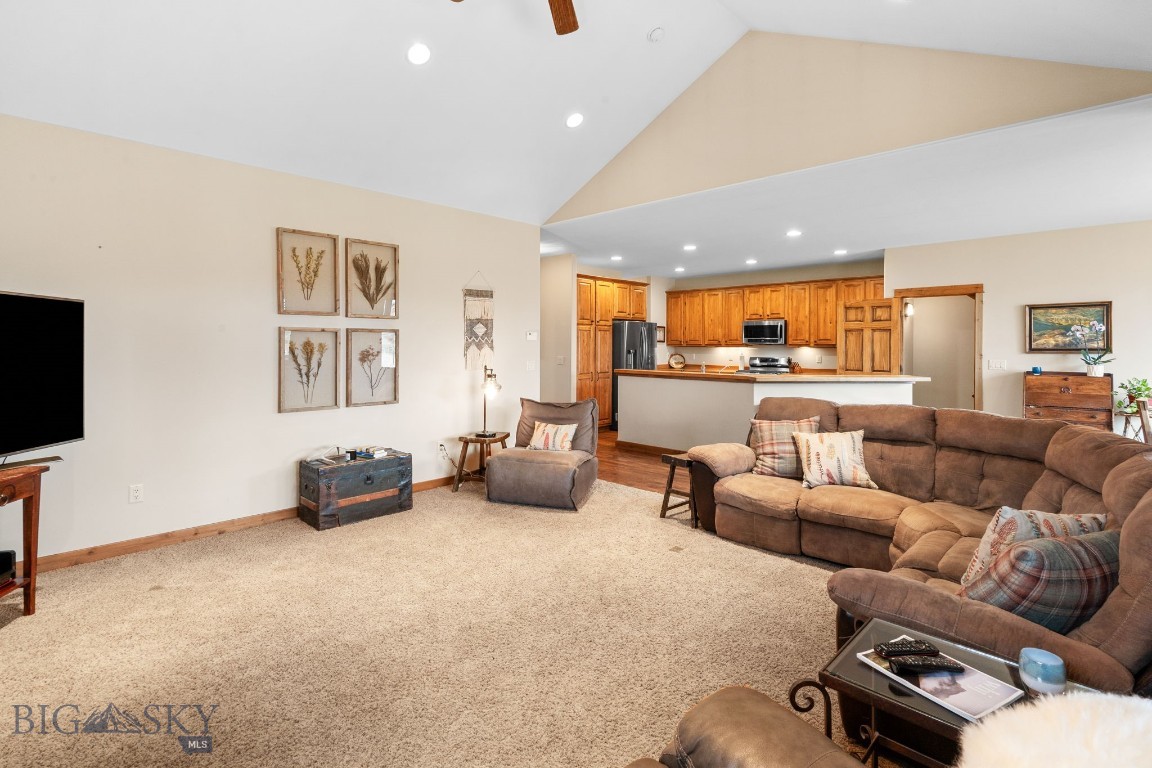 67 Upper Rainbow Road