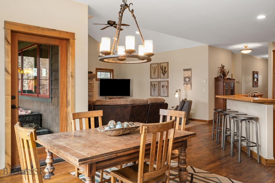 67 Upper Rainbow Road