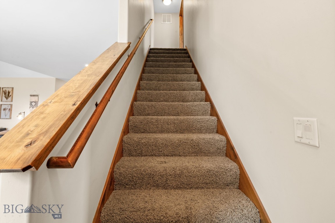 67 Upper Rainbow Road