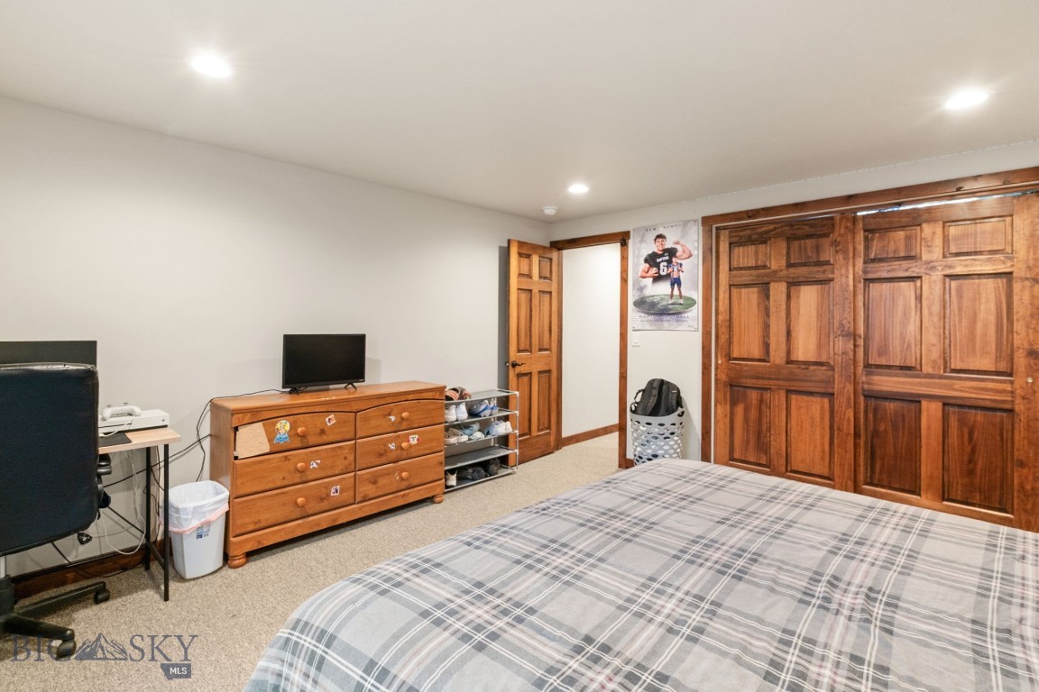 67 Upper Rainbow Road