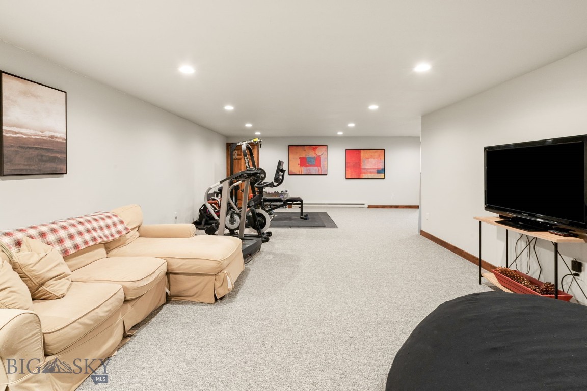 67 Upper Rainbow Road