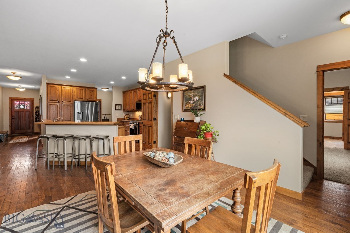 67 Upper Rainbow Road