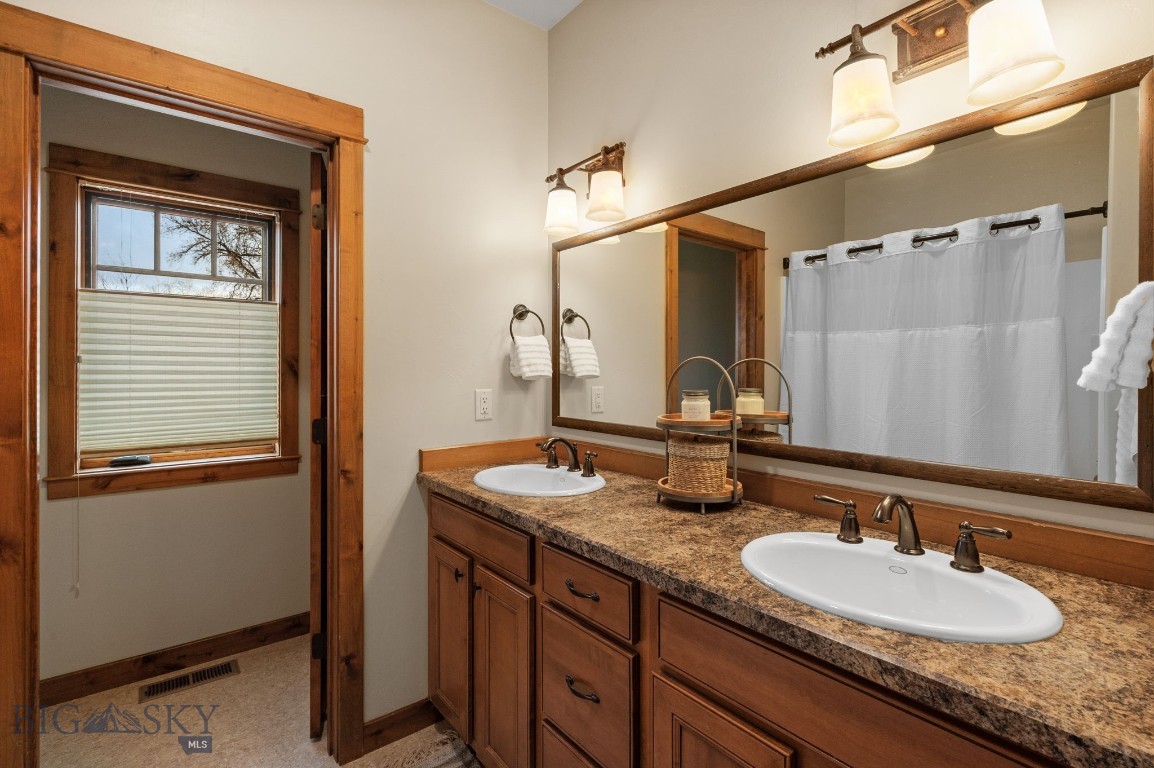 67 Upper Rainbow Road