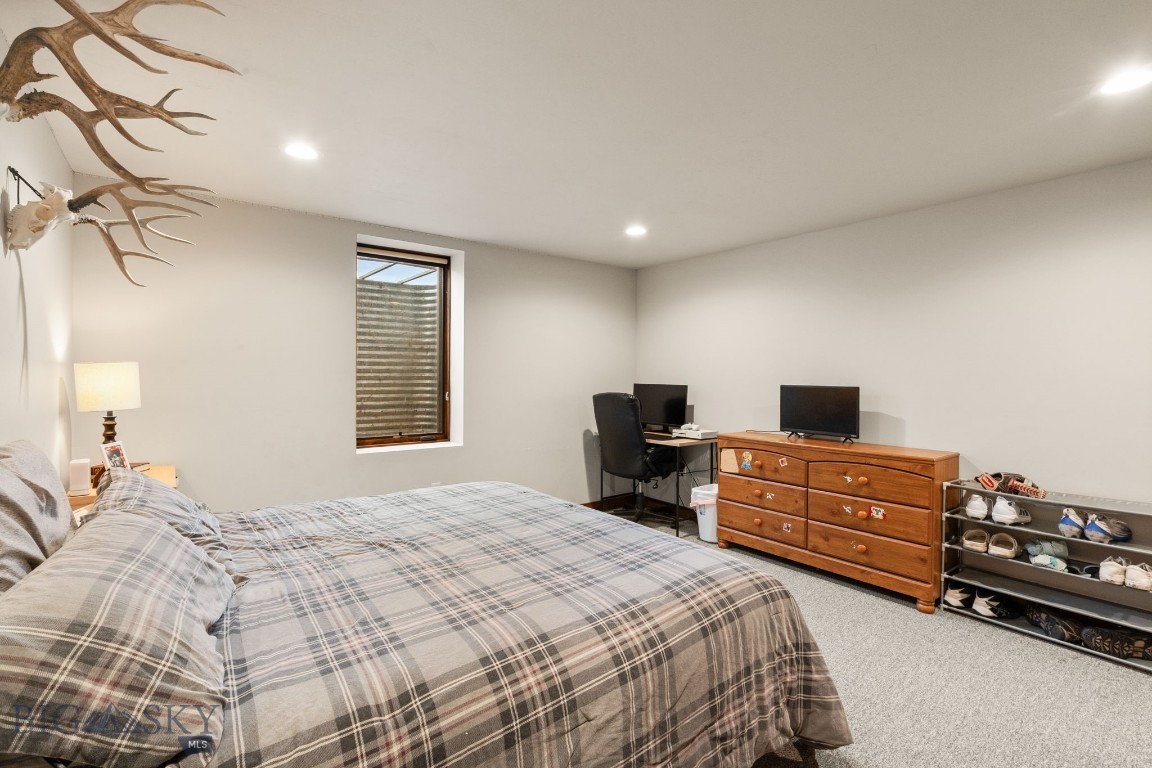 67 Upper Rainbow Road