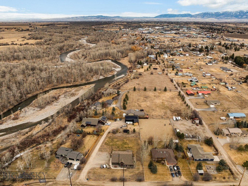 67 Upper Rainbow Road