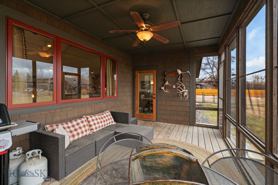 67 Upper Rainbow Road