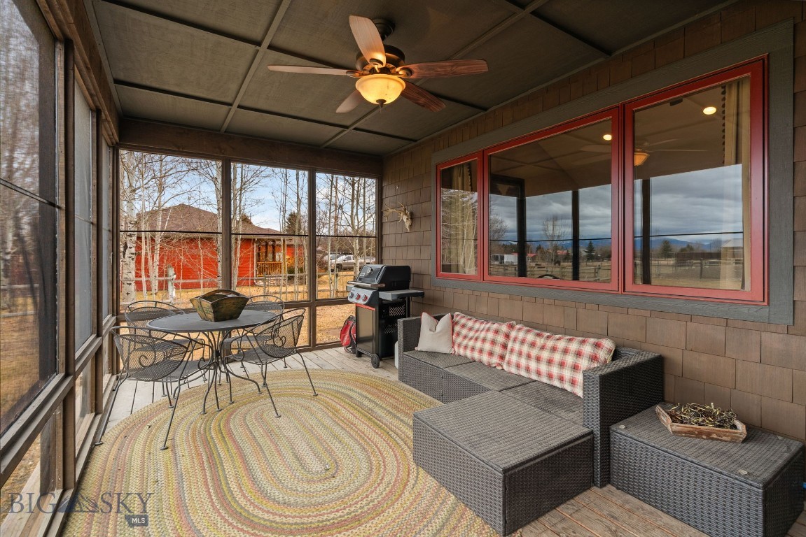 67 Upper Rainbow Road