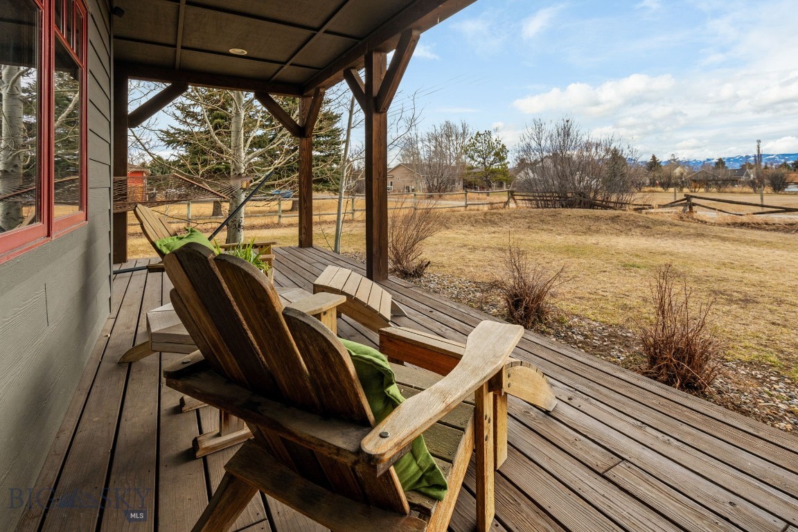 67 Upper Rainbow Road