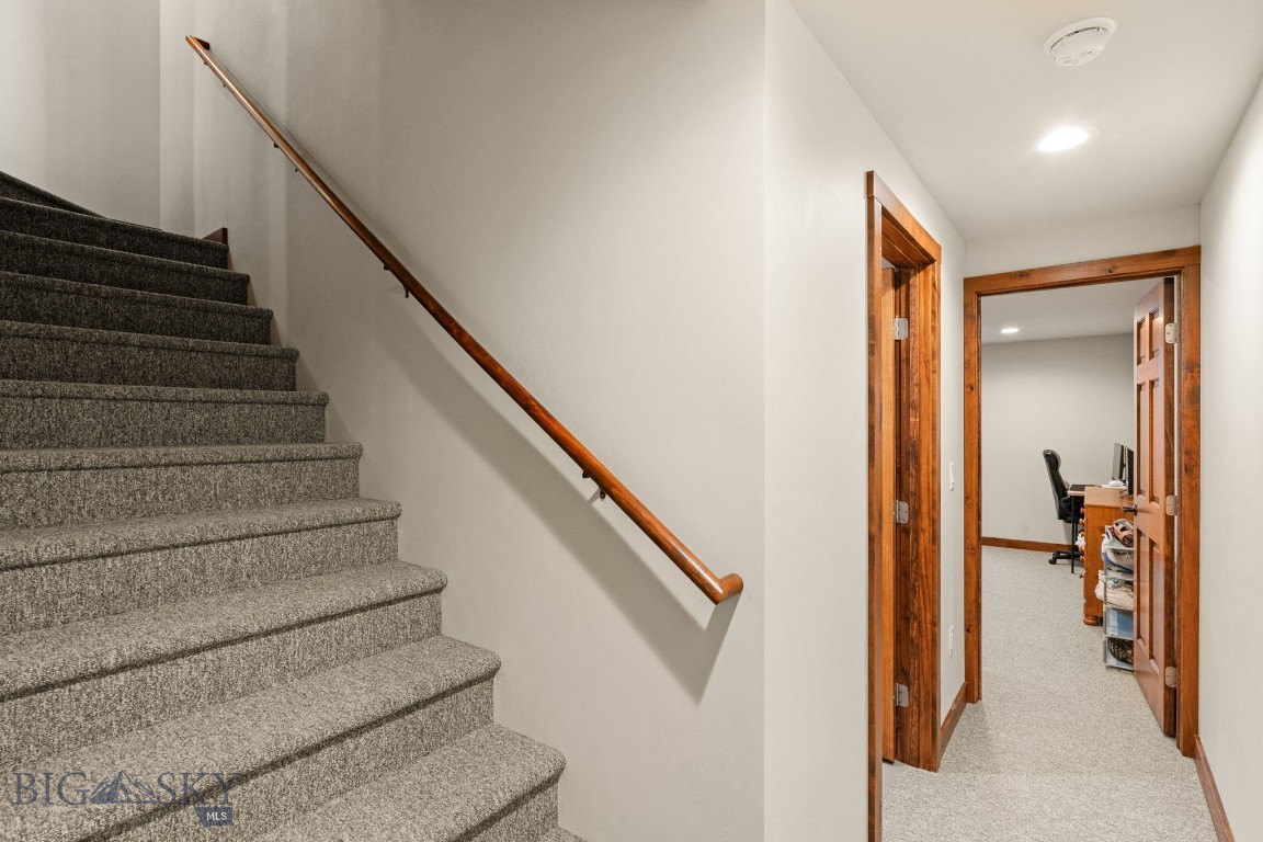 67 Upper Rainbow Road