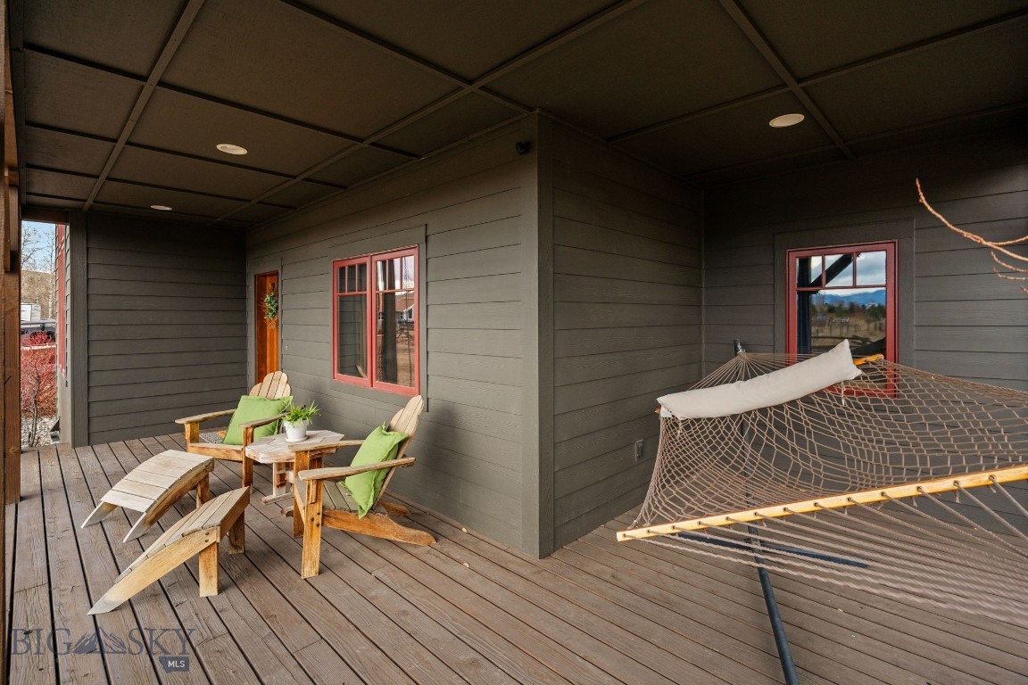 67 Upper Rainbow Road