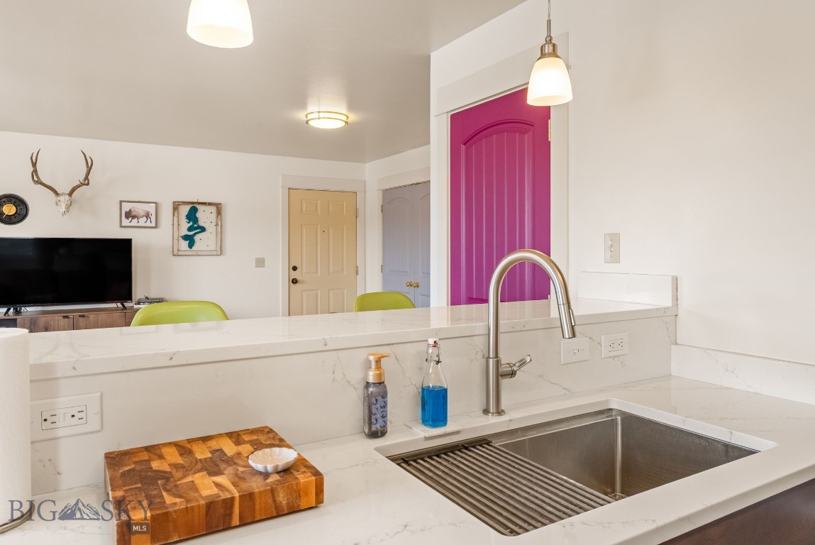 2115 Durston Road 13