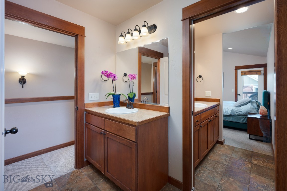 3327 N 27th Avenue Unit 16