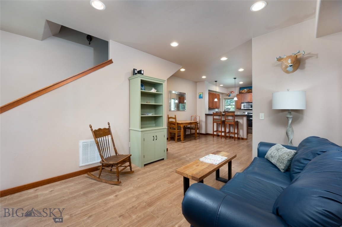3327 N 27th Avenue Unit 16