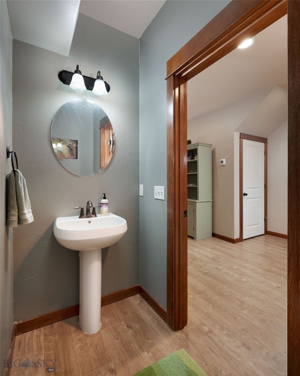 3327 N 27th Avenue Unit 16