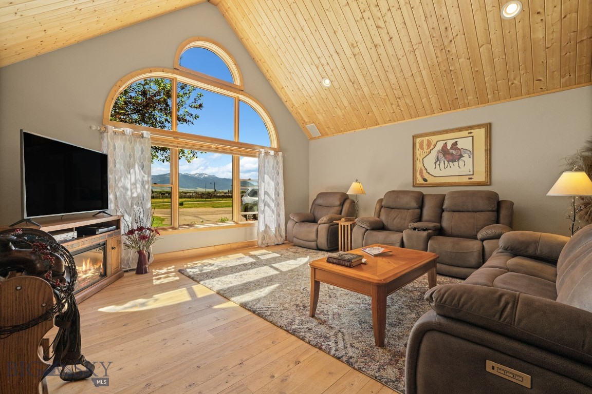 45 Sphinx Mountain Court