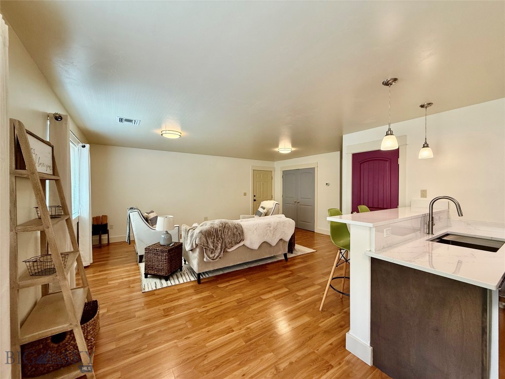 2115 Durston Road 13