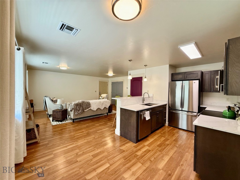 2115 Durston Road 13