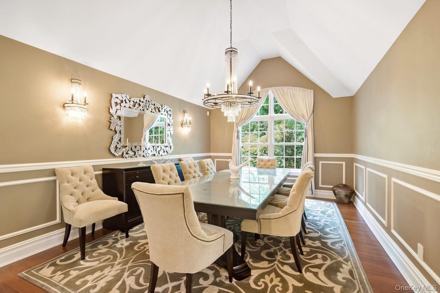 8 Fiddlers Green Drive
