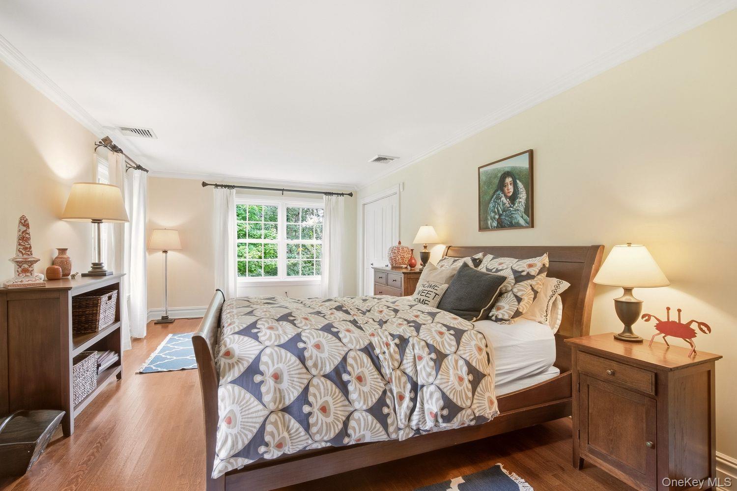 8 Fiddlers Green Drive